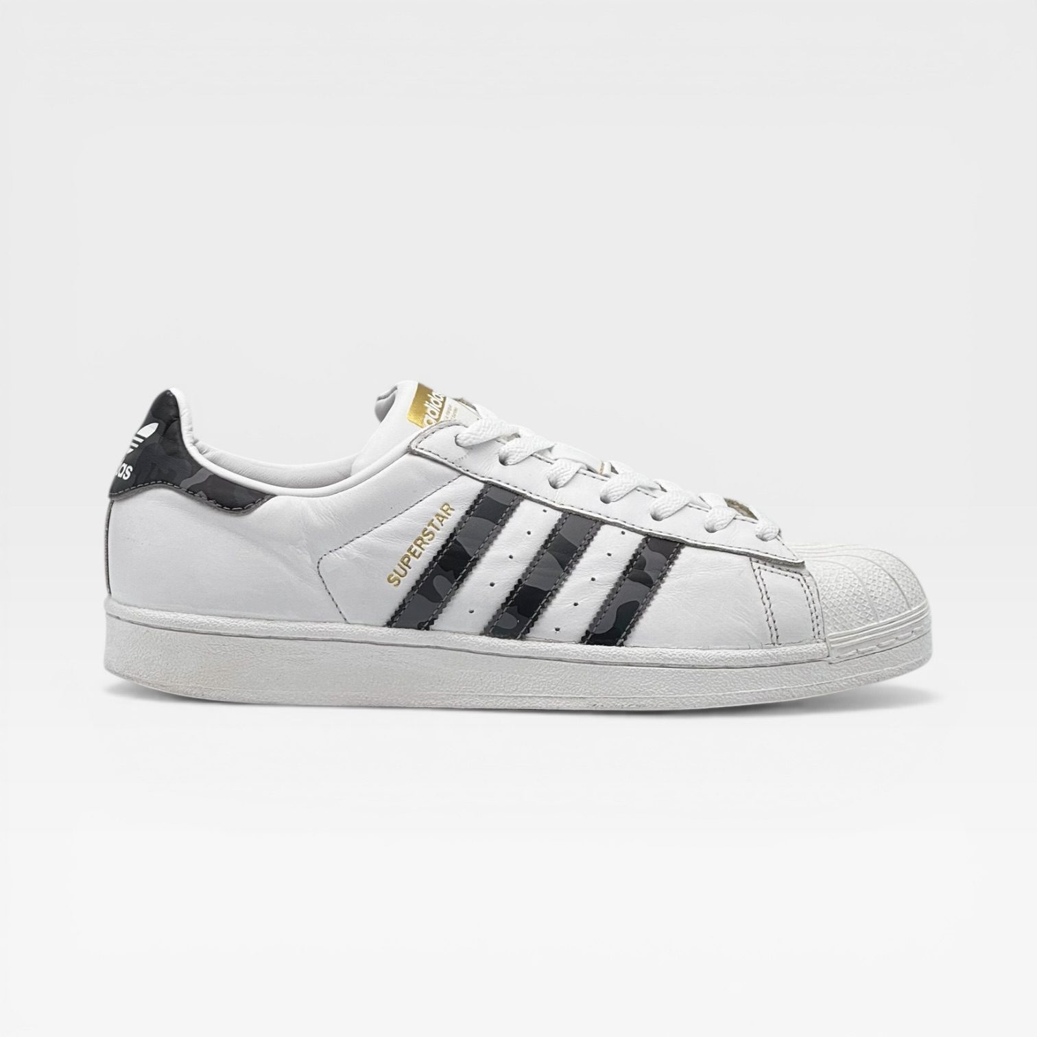 SUPERSTAR