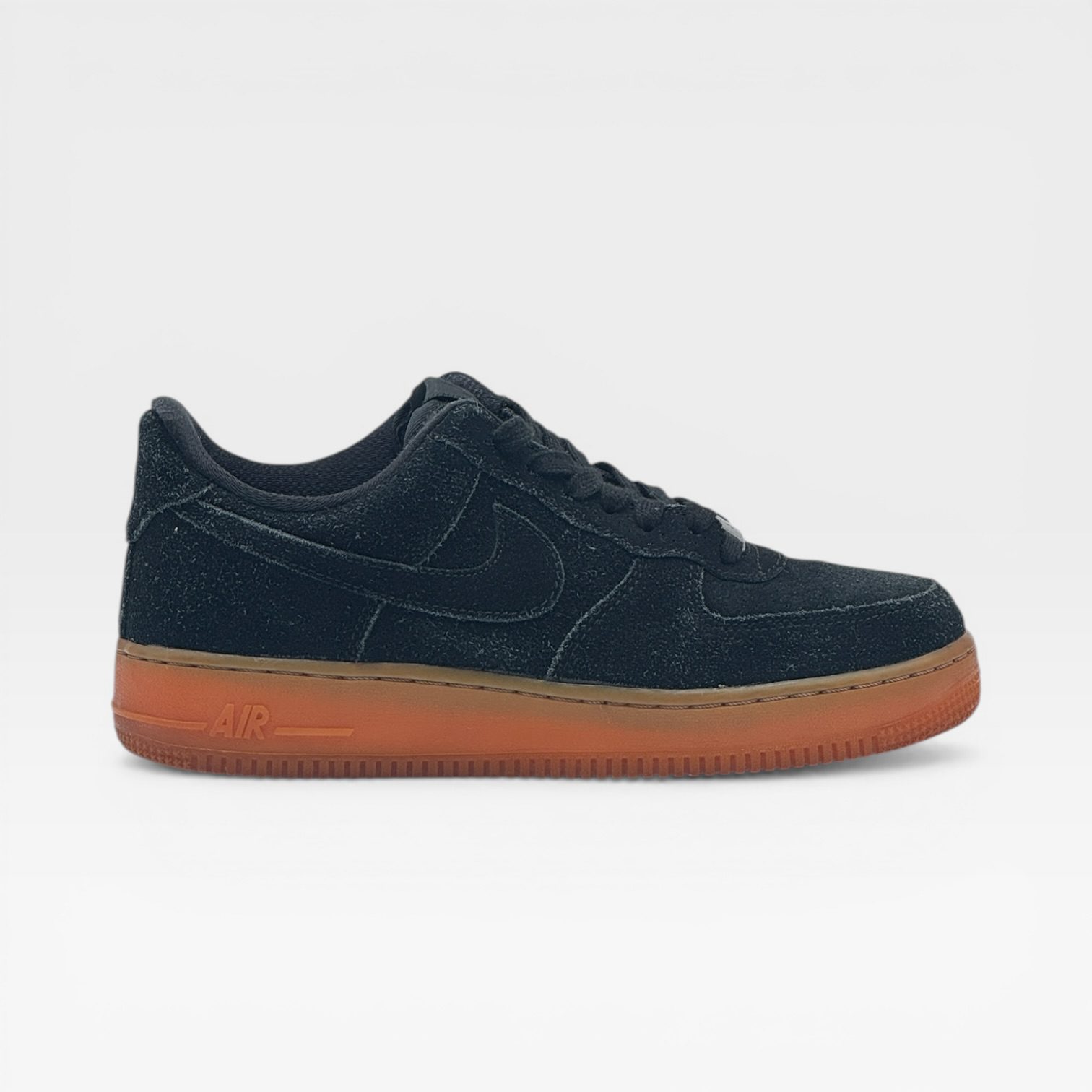 07 SUEDE