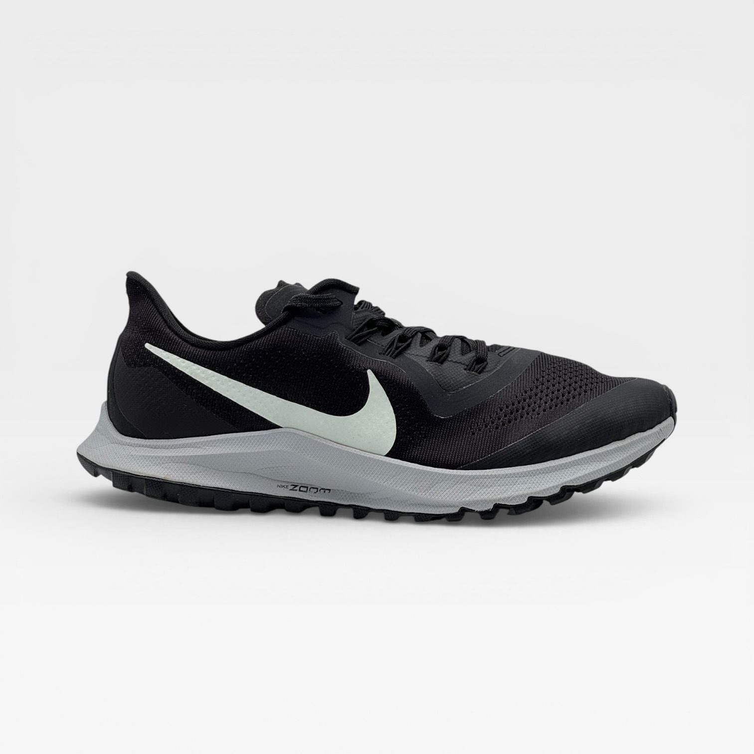 NIKE PERFOMANCE REVOLUTION