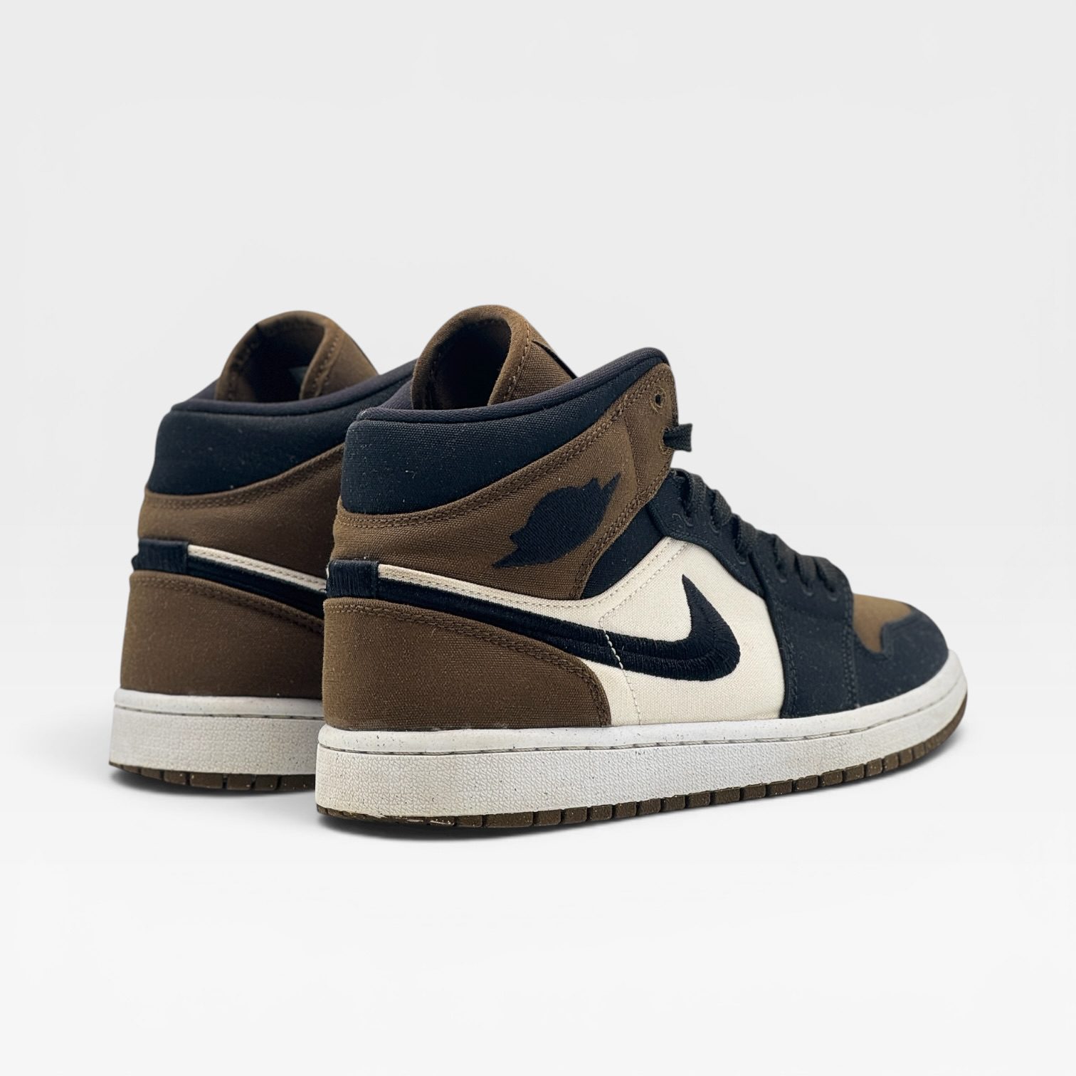 JORDAN 1 MID – Image 2