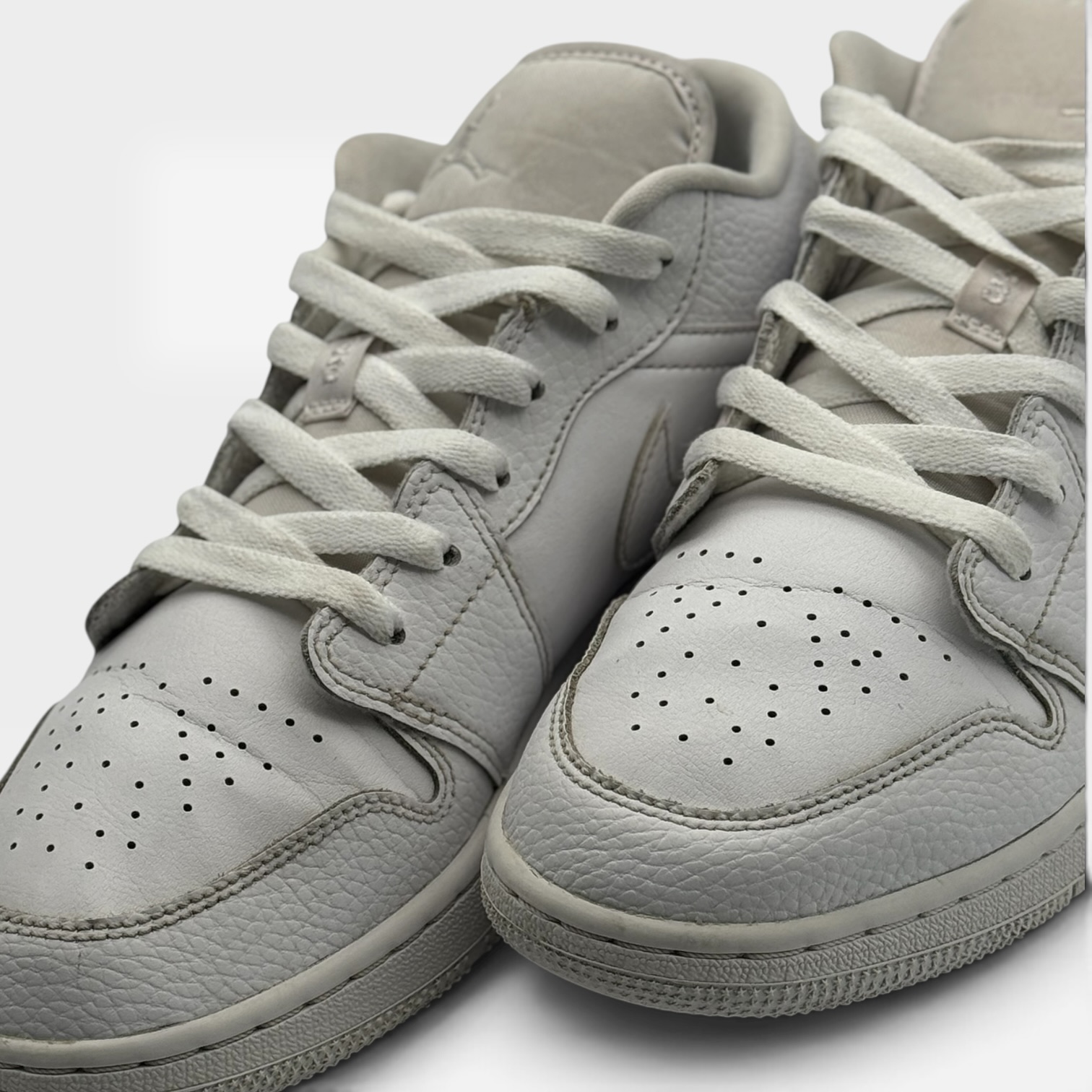 JORDAN LOW – Image 4