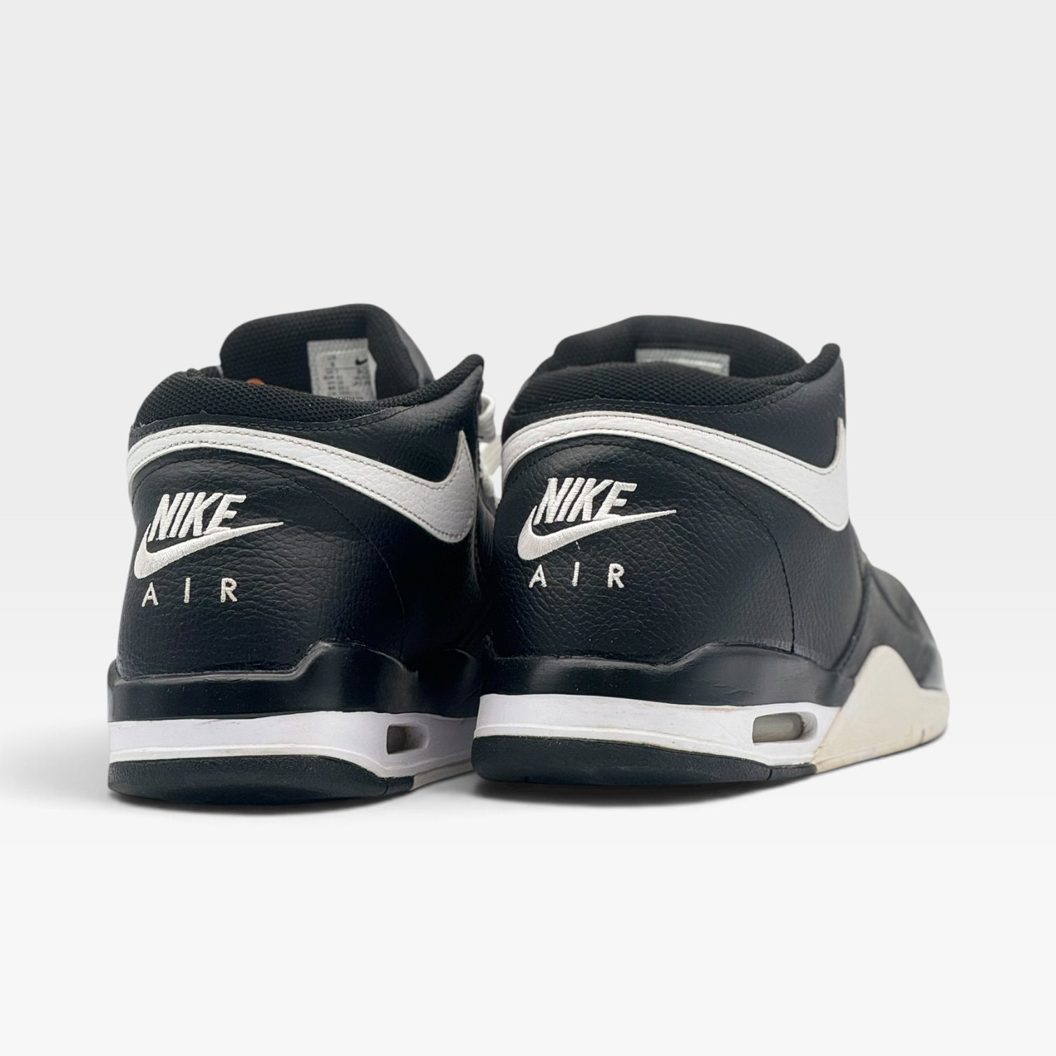 FLIGHT – Image 4