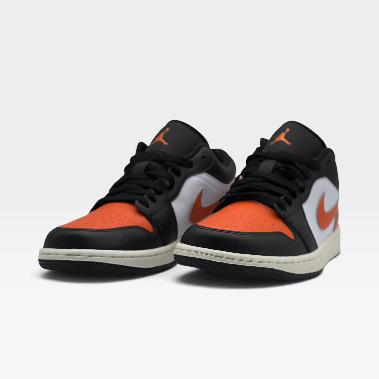 AIR JORDAN 1 – Image 2