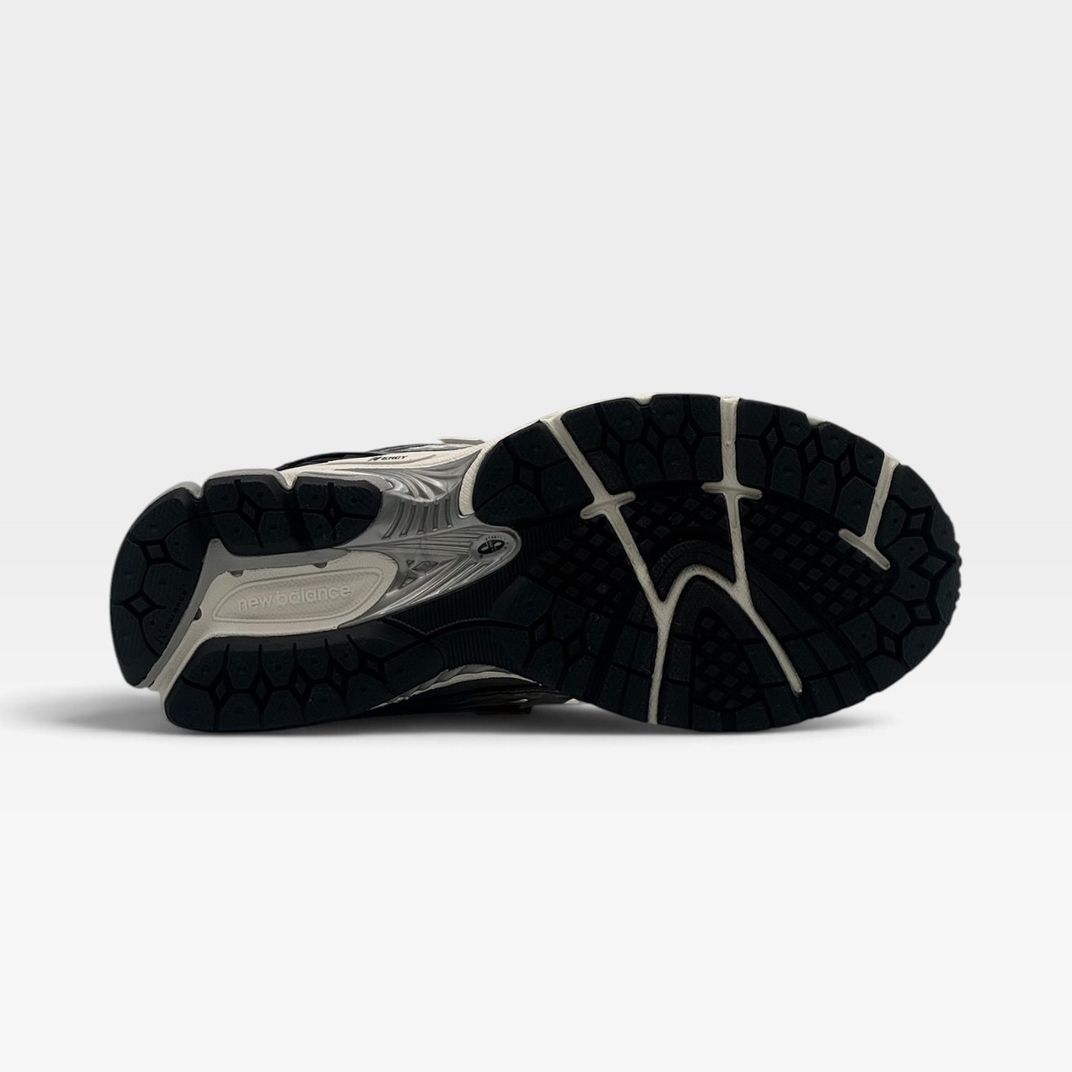 NEWBALANCE 1906 R – Image 4