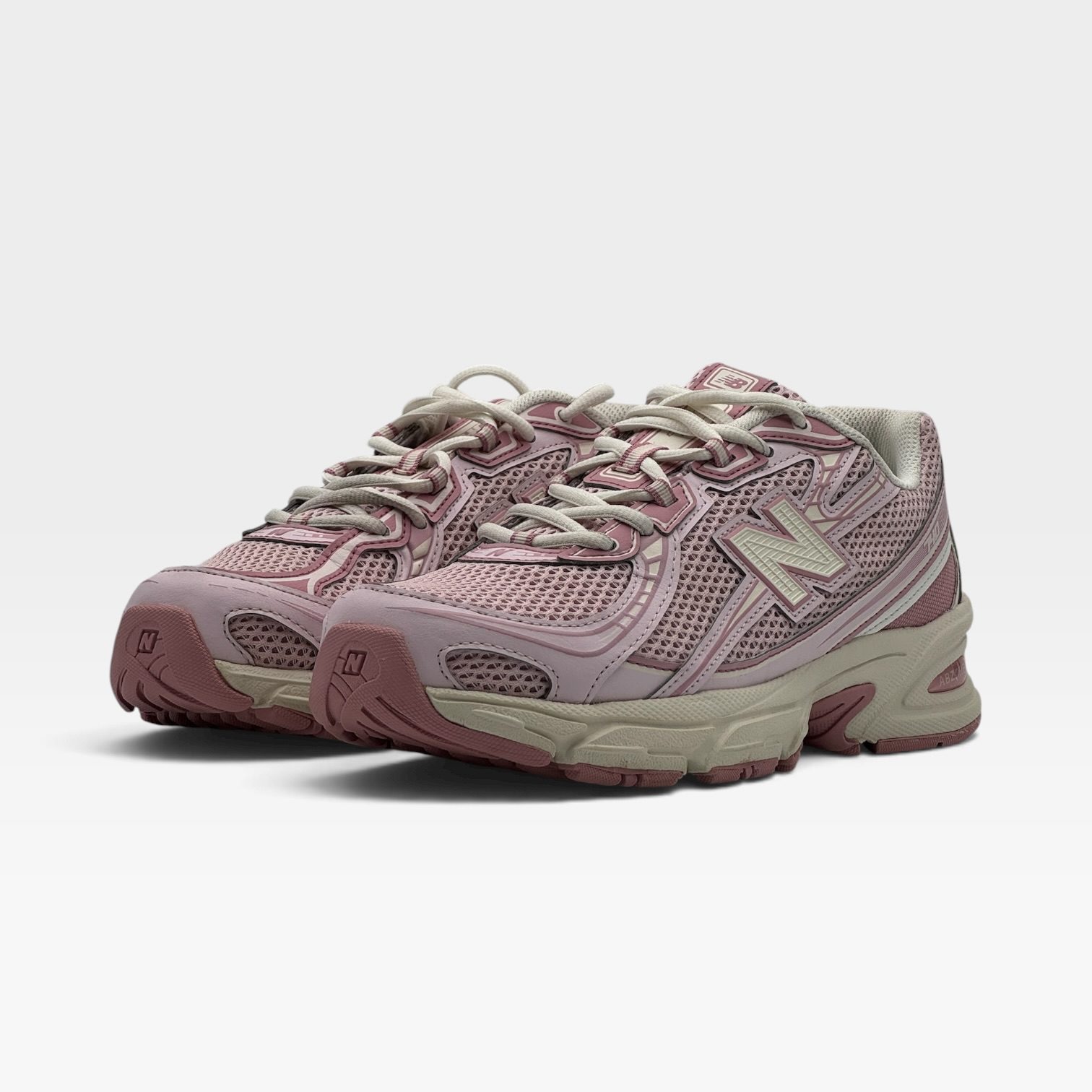 NB 740 – Image 2
