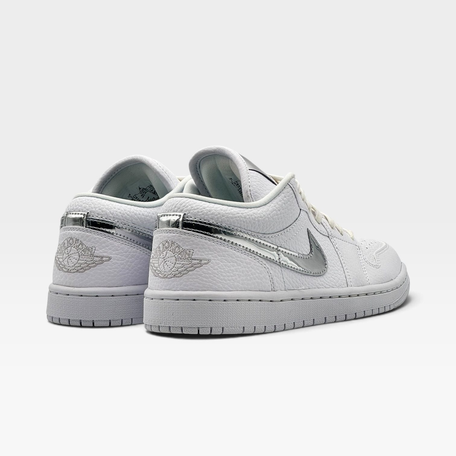 AIR JORDAN LOW – Image 3