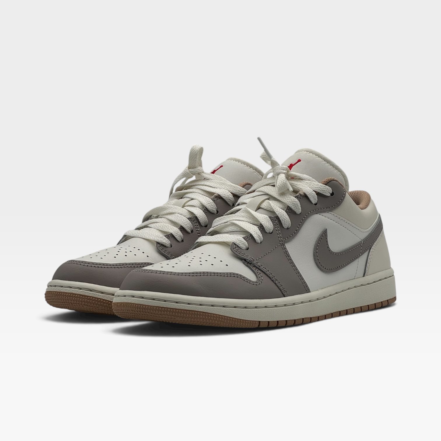 JORDAN 1 LOW – Image 2