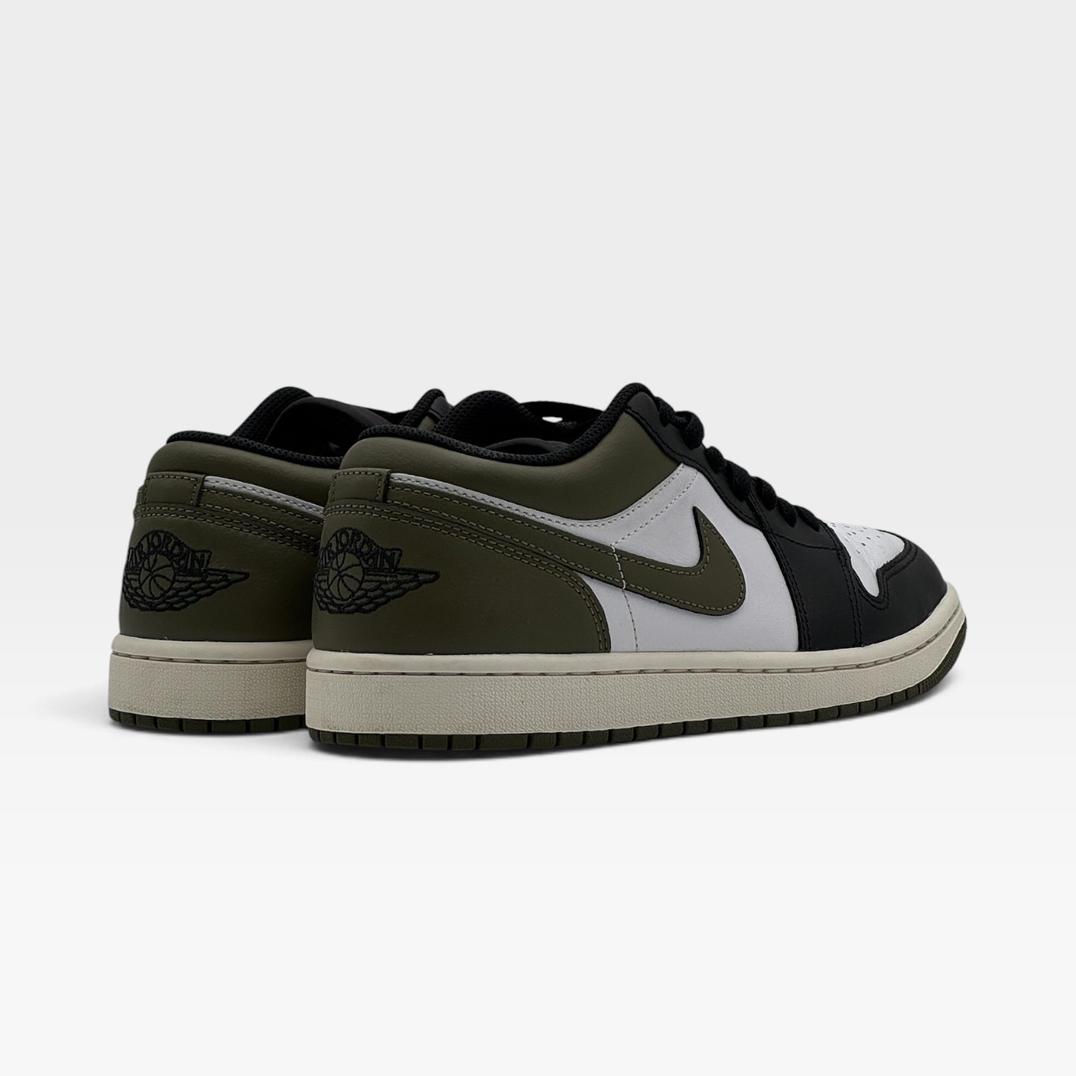 JORDAN 1 LOW – Image 3