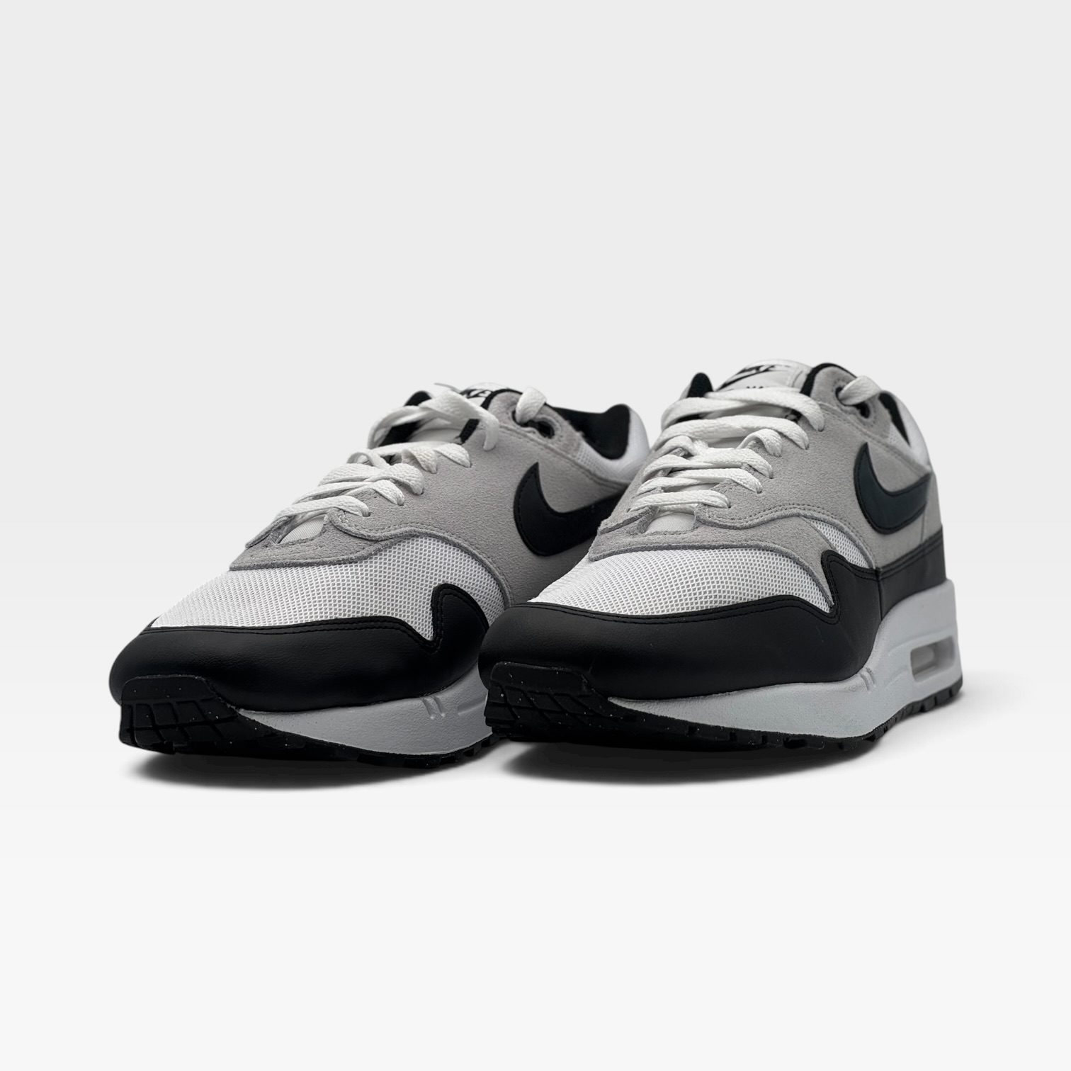 AIR MAX WHITE BLACK – Image 2