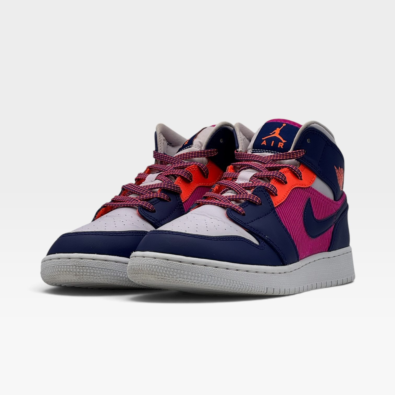 JORDAN 1 MID – Image 2