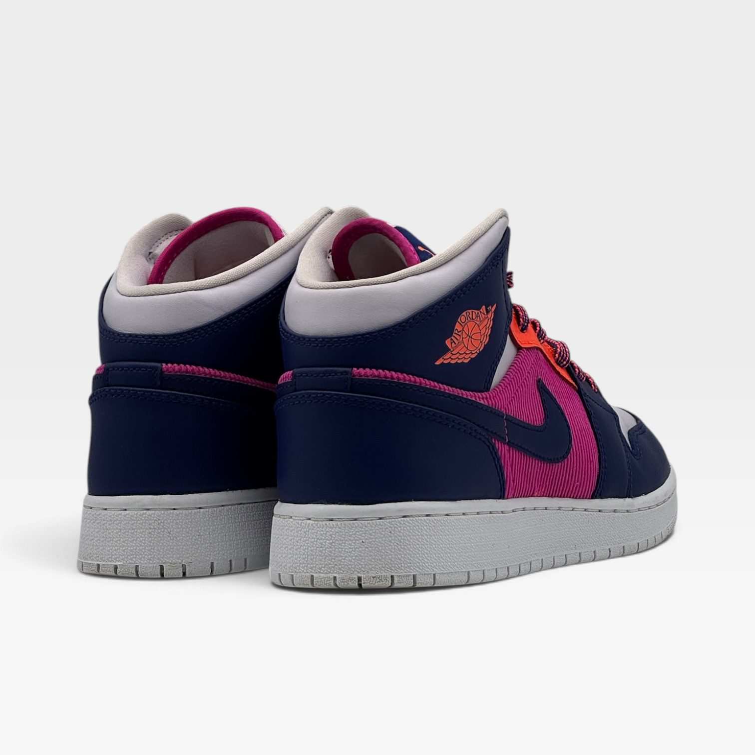 JORDAN 1 MID – Image 3
