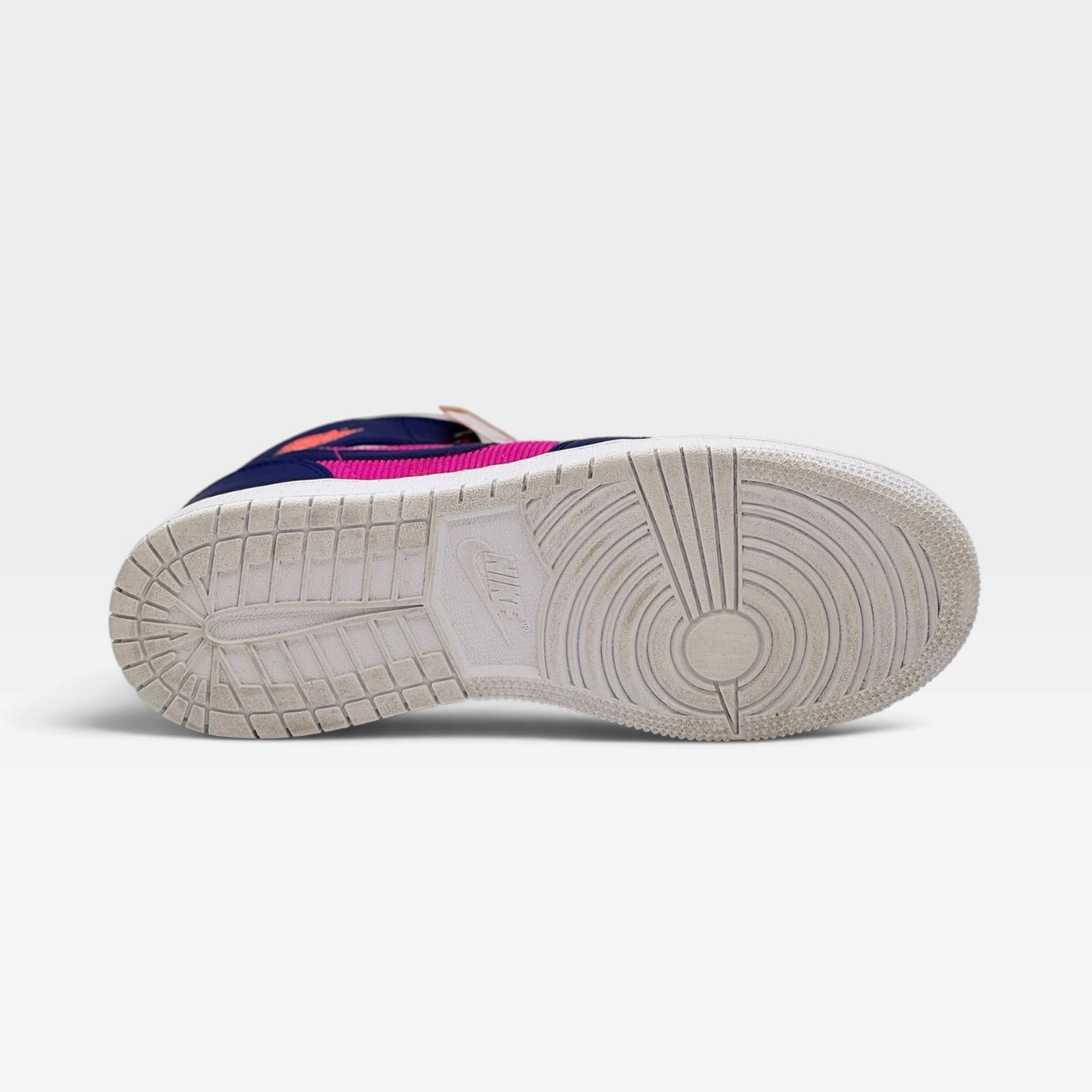 JORDAN 1 MID – Image 5